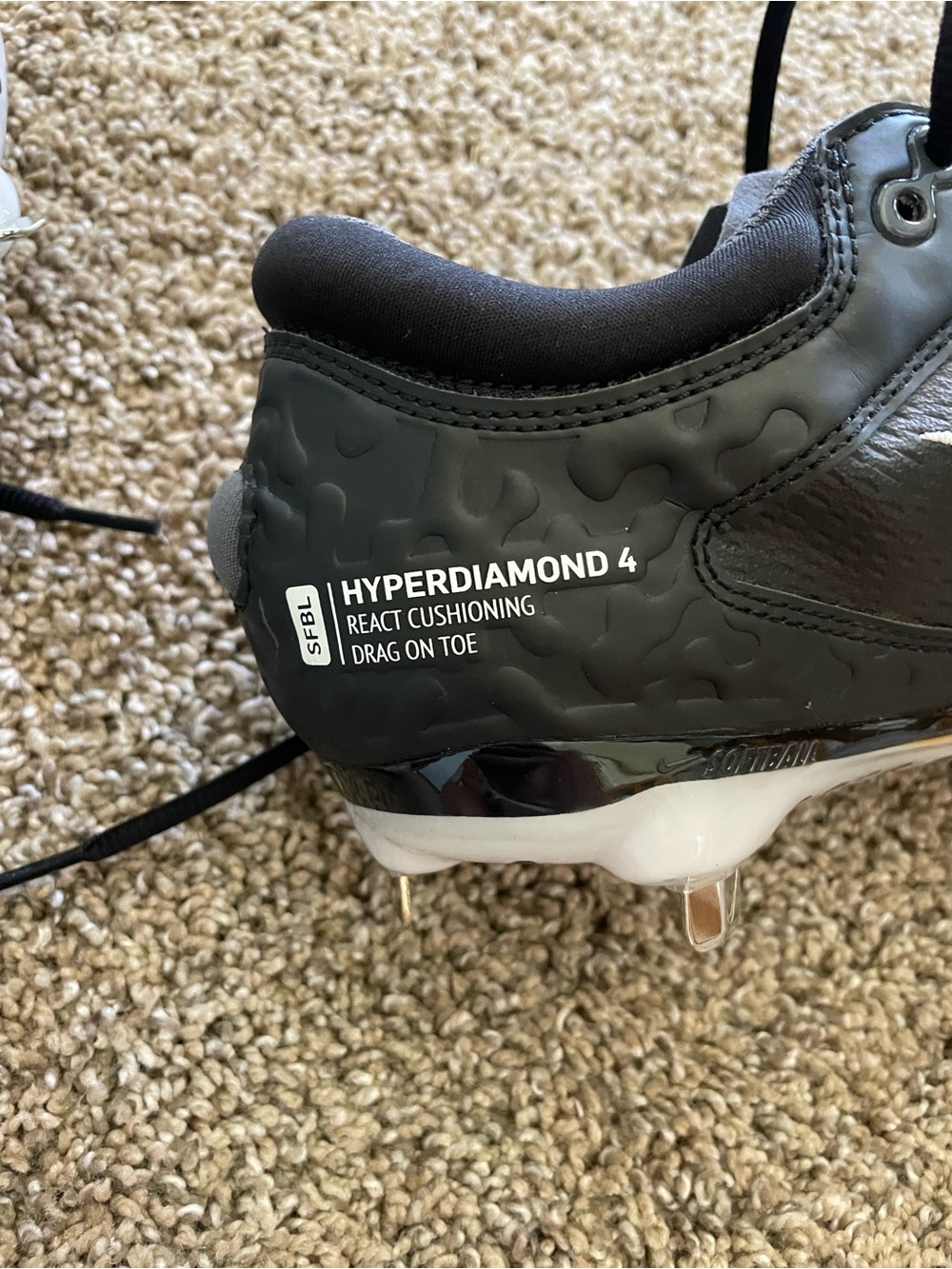 Nike hyperdiamond 4 softball cleats NWOT - Picture 4 of 7
